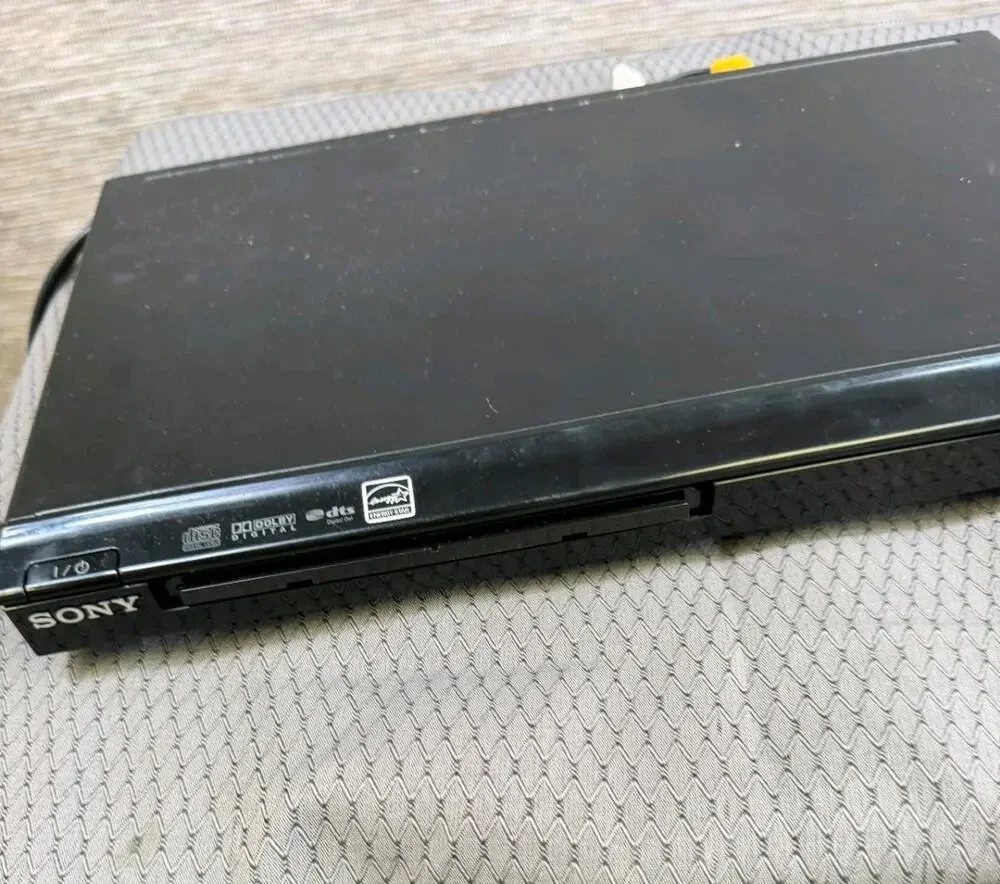 Sony DVP-SR200P CD/DVD Player AC 120V 60Hz *READ